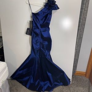 Coya NWT Metallic Deep Blue Evening Gown Prom Dress MUST READ DESCRIPTION‎